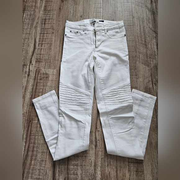 Women's White Jeans - Picture 1 of 3